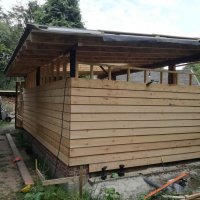 Hout buitengebouw Peize